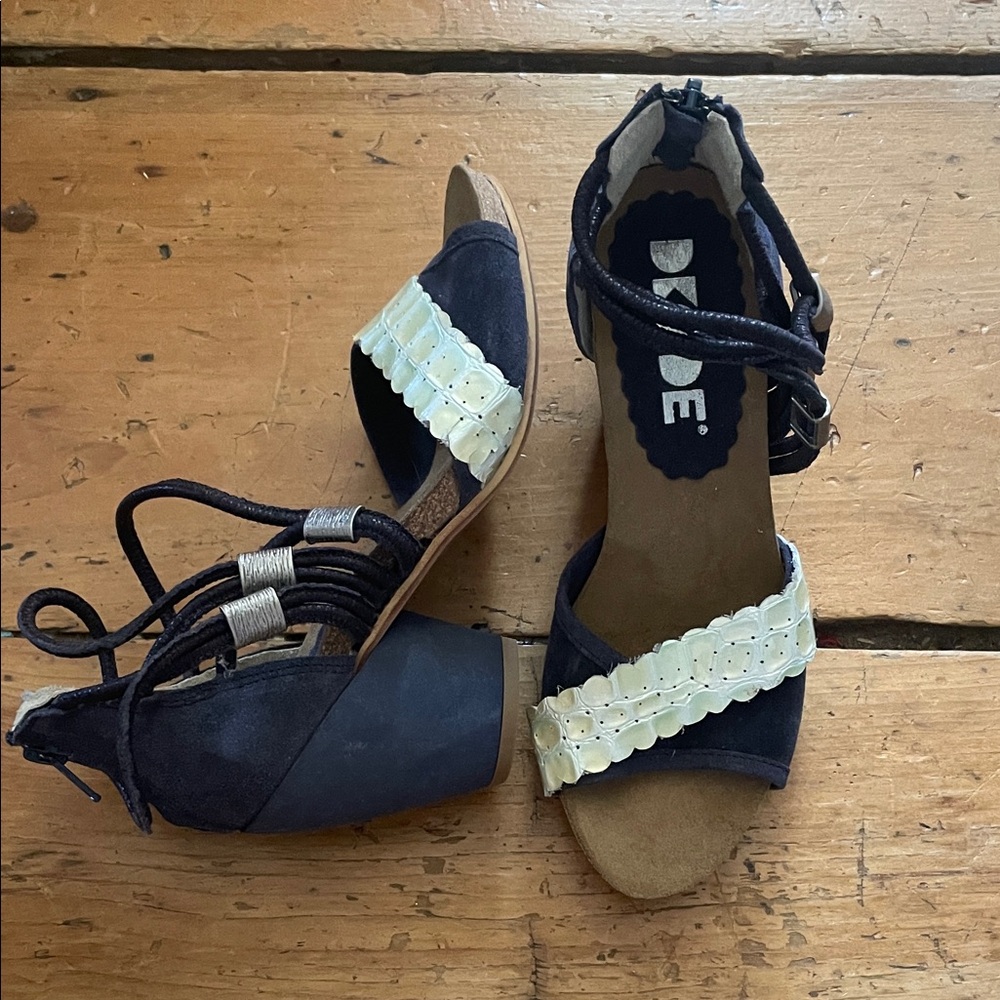 DKODE  new Navy  Sandals with Ivory Scalloped  Strap
